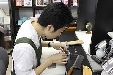 Ｈ様（神奈川県横浜市）手作り婚約指輪制作風景